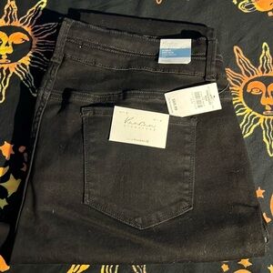 NWT KanCan black jeans. Cropped and high waist. Size 34 x 29.